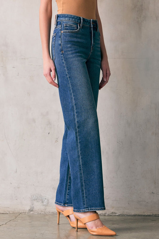 Classic Straight Women's Jeans with Stretch Fabric | Comfortable Fit for Everyday Style 1