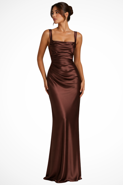 Elegant Maxi Dress | White Maxi Dress with Ruched Bodice & Coordinated Accessories for Formal Events 2